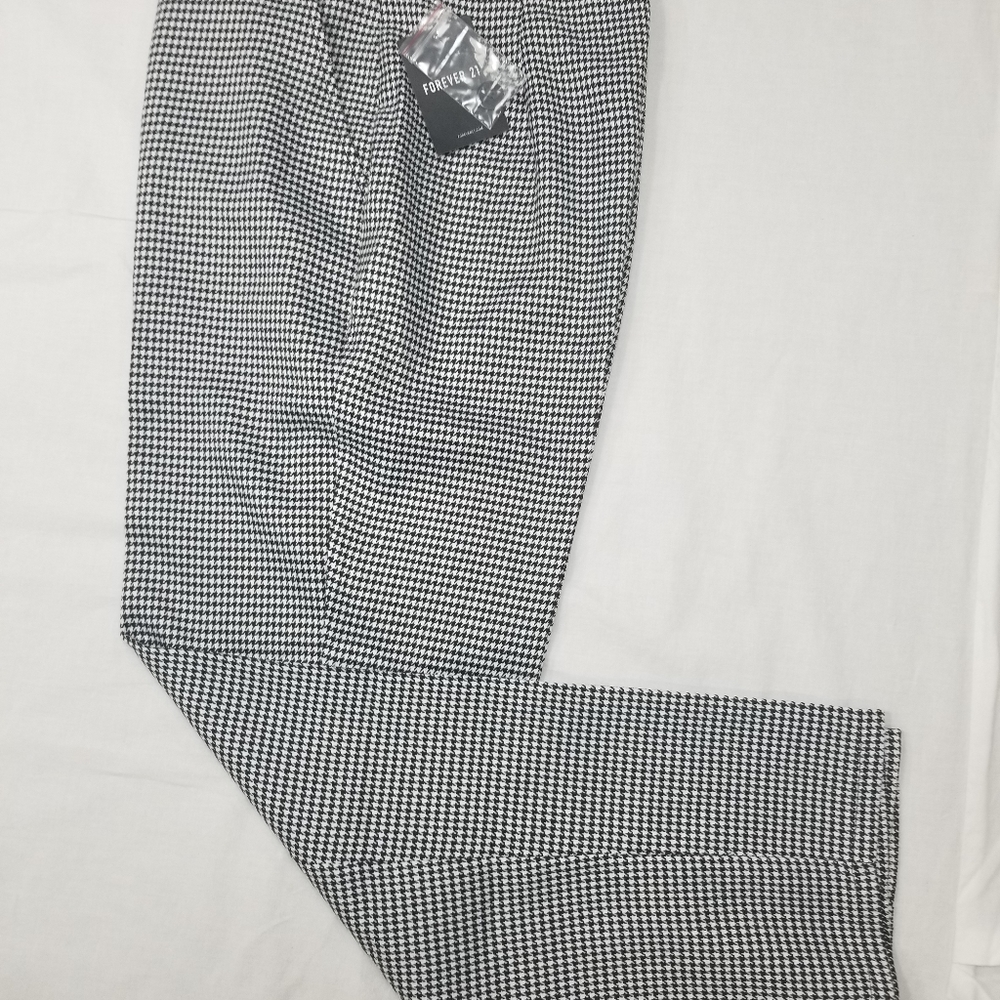 Forever 21 Black & White pants